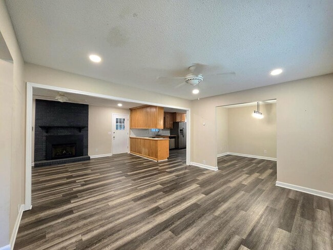 Building Photo - 3 Valleybrook Ct