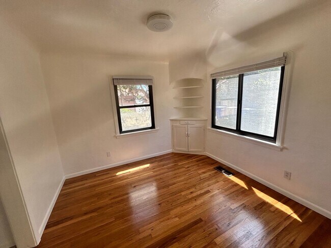 Building Photo - 4 Bedroom/2 Bath Modesto Ca