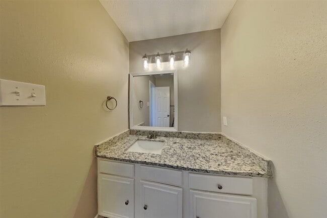 Building Photo - 6807 Oakbranch Manor Ln