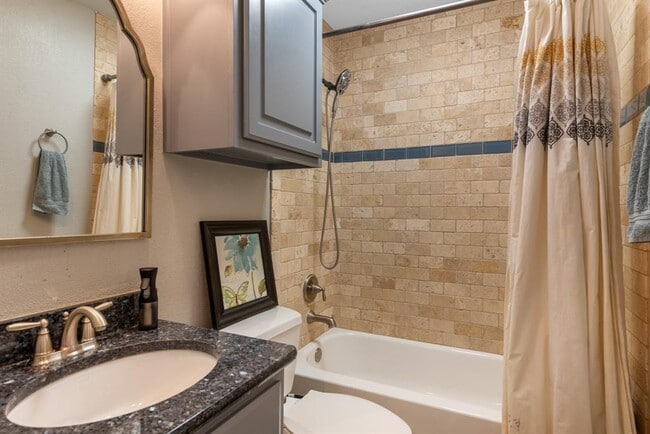 Building Photo - 664 Ranchers Club Ln