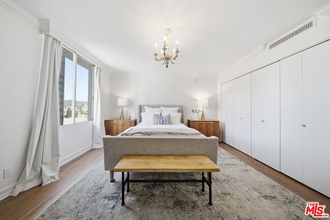 Building Photo - 2160 Century Pk E