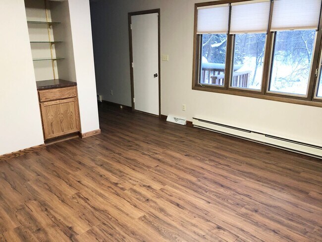 Building Photo - Recently Renovated 3-bedroom Home near Monk Botanical Gardens