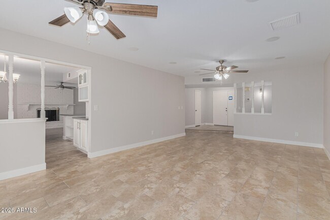 Building Photo - 1835 E Yale Dr