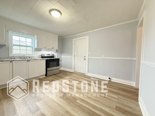 Building Photo - 348 Foster St