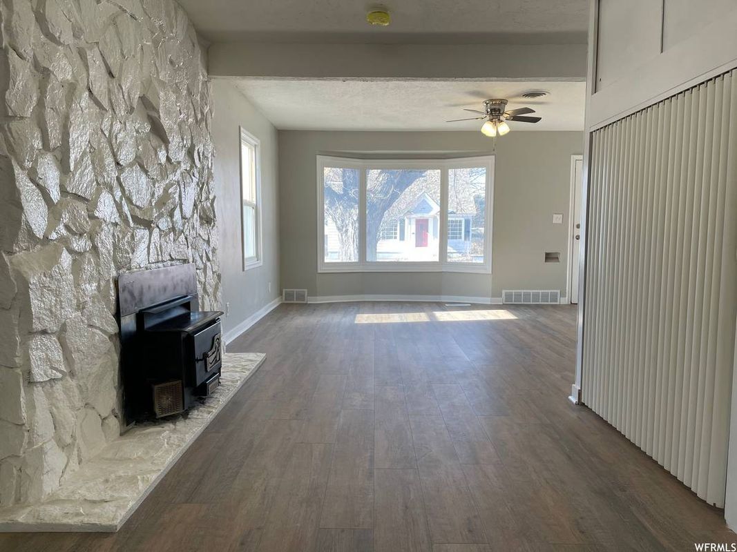 Building Photo - 982 Gramercy Ave