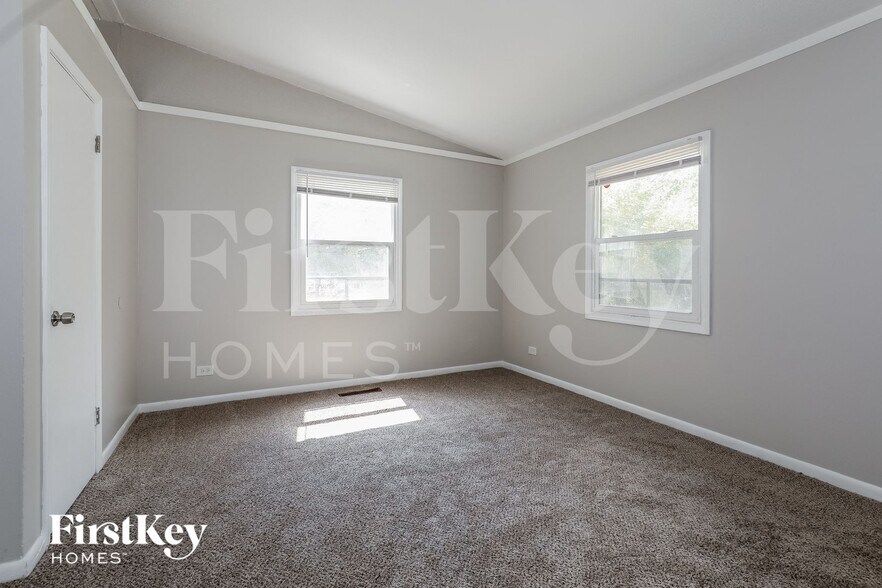 Building Photo - 16759 Artesian Ave