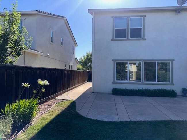 Building Photo - $500.00 off first full months rent - Beautiful home in River Island