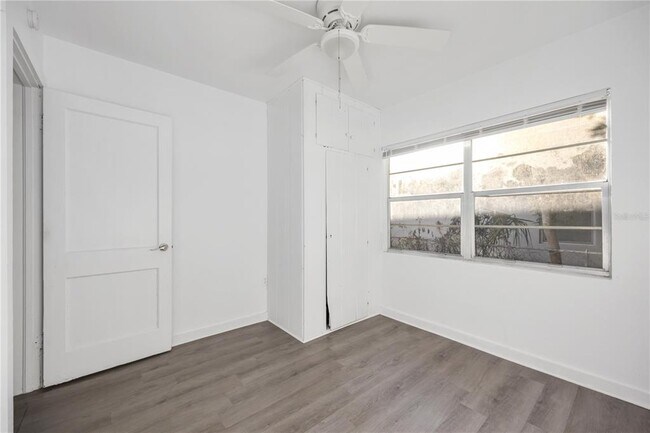 Building Photo - 243 Avenue L NE