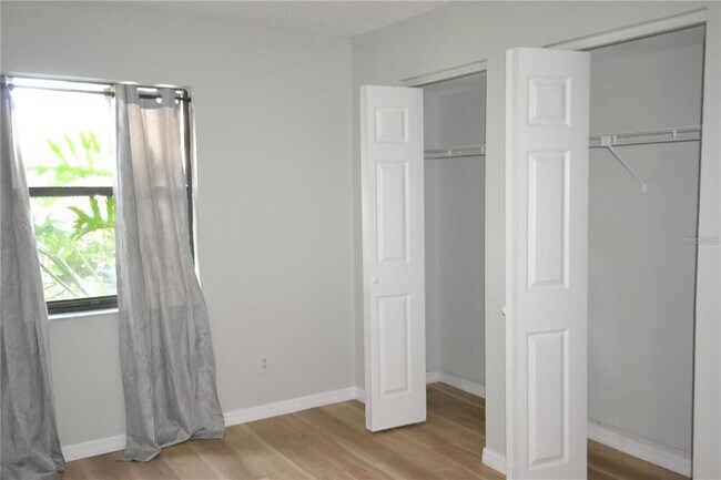 Building Photo - 3399 Mermoor Dr