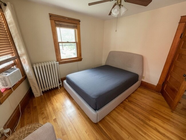 Building Photo - 1720 Laurel Ave