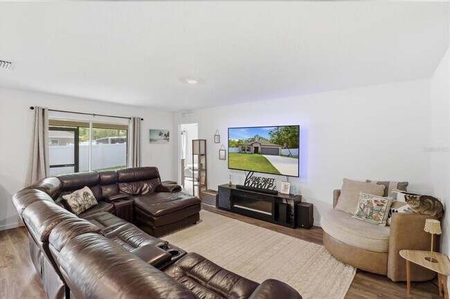 Building Photo - 8361 N Elkcam Blvd