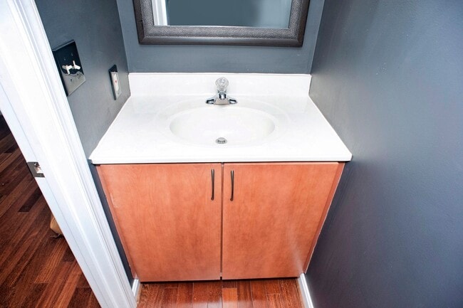 Building Photo - Coming Soon! 2 bed 2 1/2 bath townhouse in...