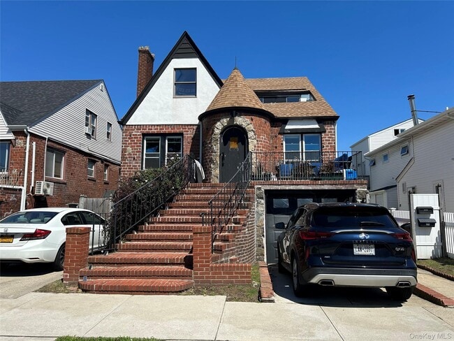 Building Photo - 629 E Olive St