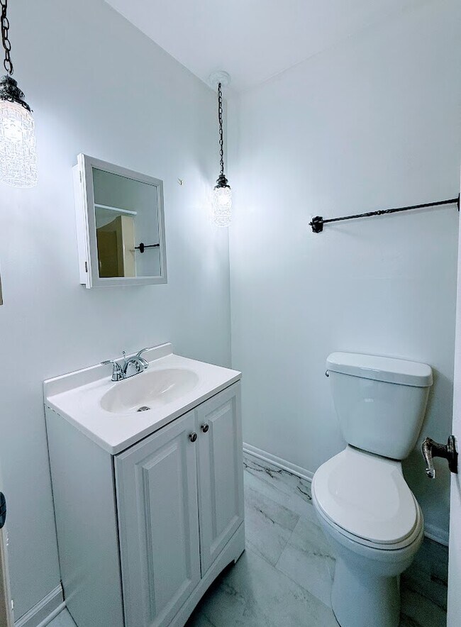 Building Photo - 1845 Robalo Dr