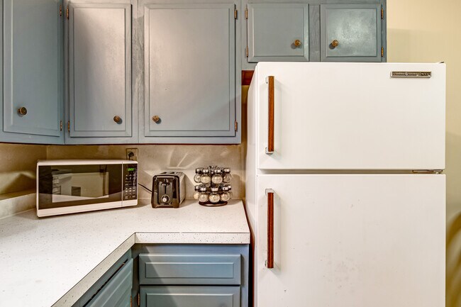 Building Photo - 13 James Ave