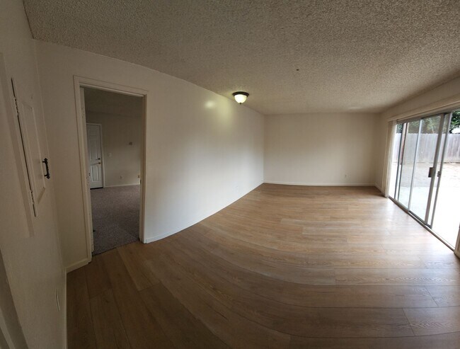 Building Photo - 4 bed 2 bath spacious home with 2 car garage in SLO!