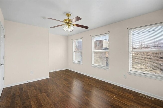 Building Photo - 511 S 6th St