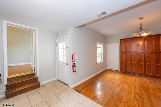 Building Photo - 99 Chesapeake Ave