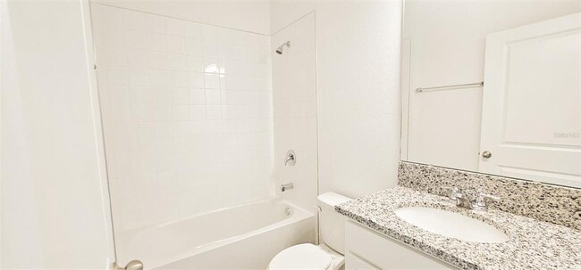 Building Photo - 500 Silver Palm Dr