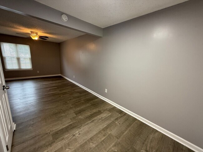 Building Photo - 906 Seabreeze Ct