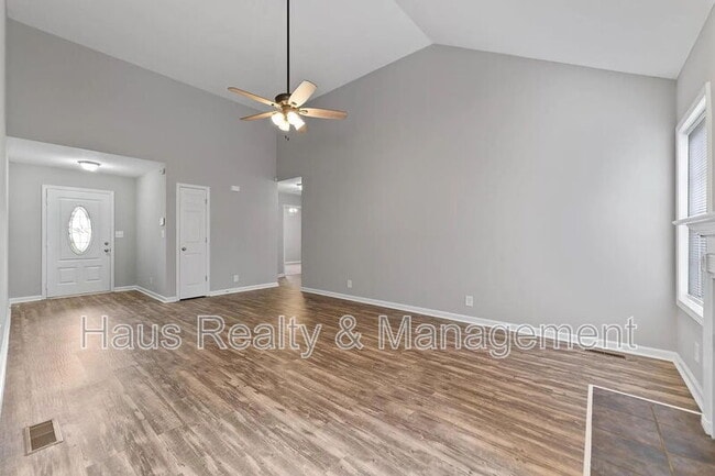 Building Photo - 3136 Brook Hill Dr