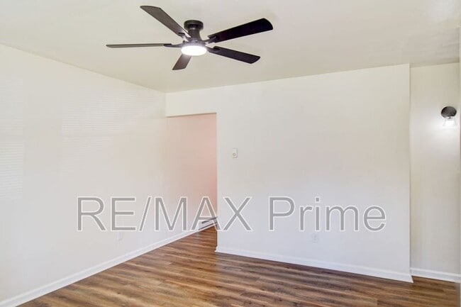 Building Photo - 1302 Linden Ave