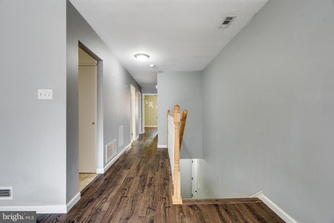 Building Photo - 102B Kelly Cove