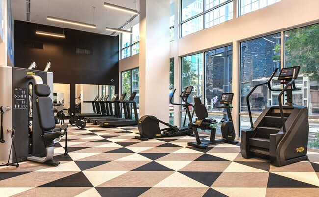 Building Photo - 1520 San Jacinto St