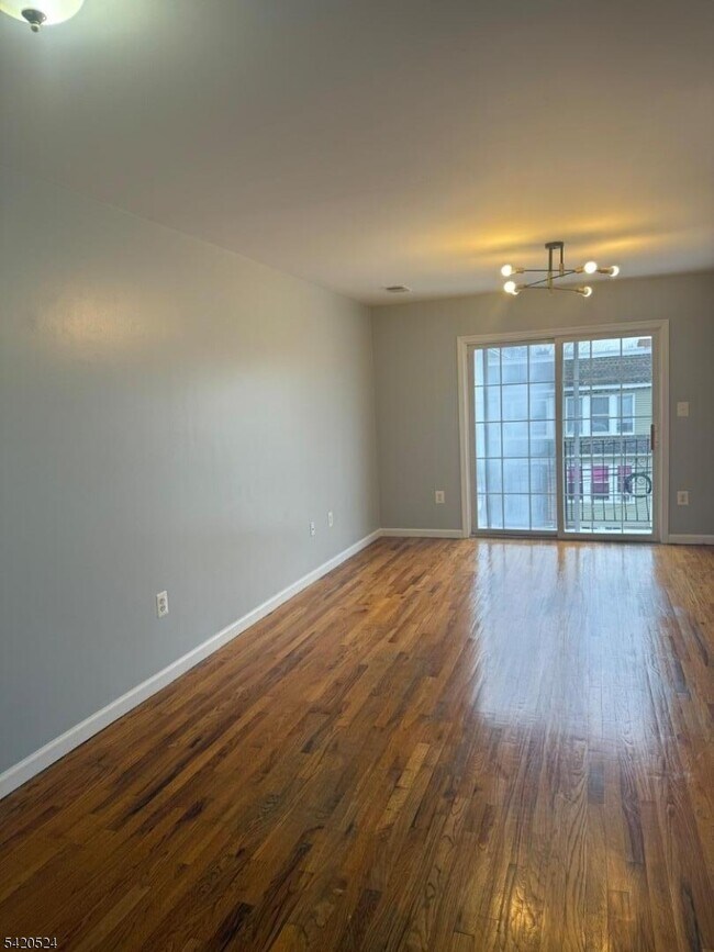 Building Photo - 537 S 18th St