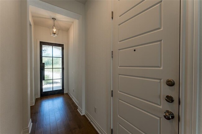 Building Photo - 152 Limestone Dr
