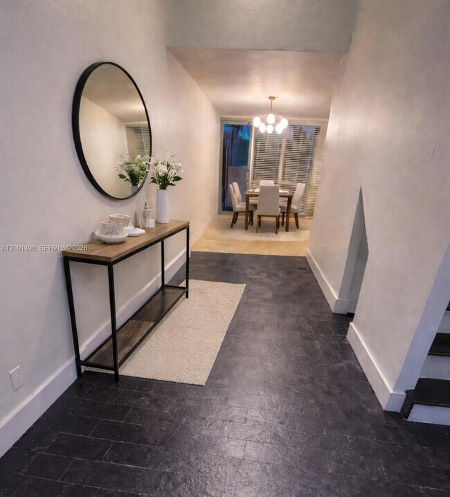 Building Photo - 2666 Tigertail Ave