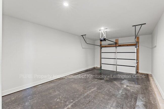 Building Photo - 312 Winding Branch Dr
