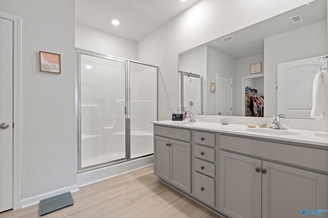Building Photo - 201 Antler Ridge Dr