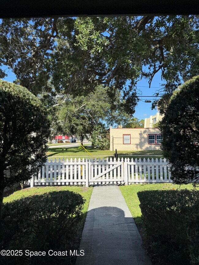 Building Photo - 5 N Deleon Ave