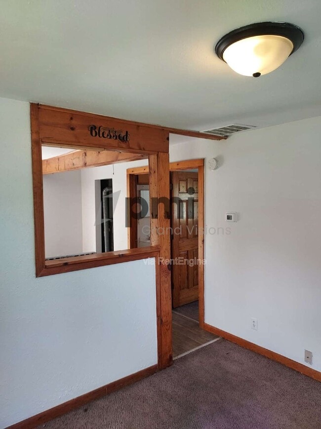 Building Photo - 1719 W Olive St