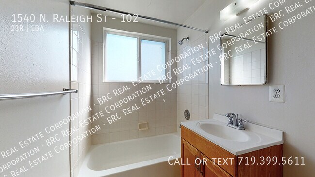 Building Photo - 1540 N Raleigh St