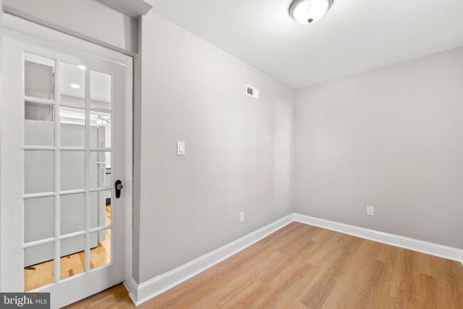 Building Photo - 601 Miller St