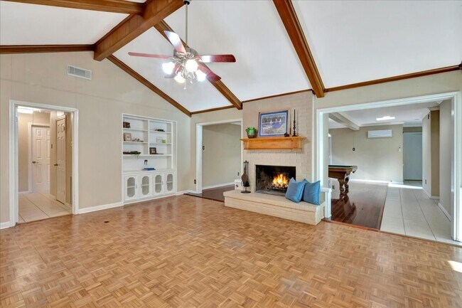 Building Photo - 1710 San Sebastian Ln