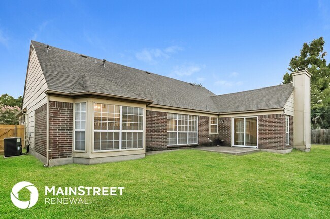 Building Photo - 4104 Hathaway Dr