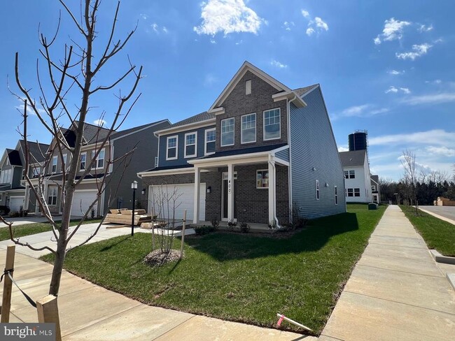 Building Photo - 400 Silver Birch Dr