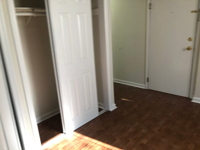 Building Photo - 7 Laidlaw Ave