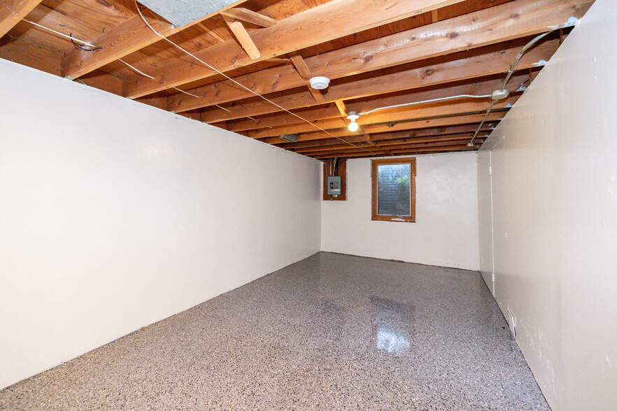 Building Photo - 4704 Valdez Dr