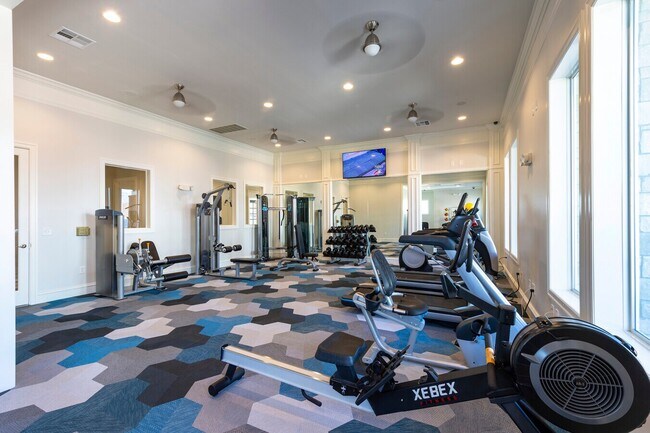 Building Photo - The Height of Comfort, The Peak of Style!