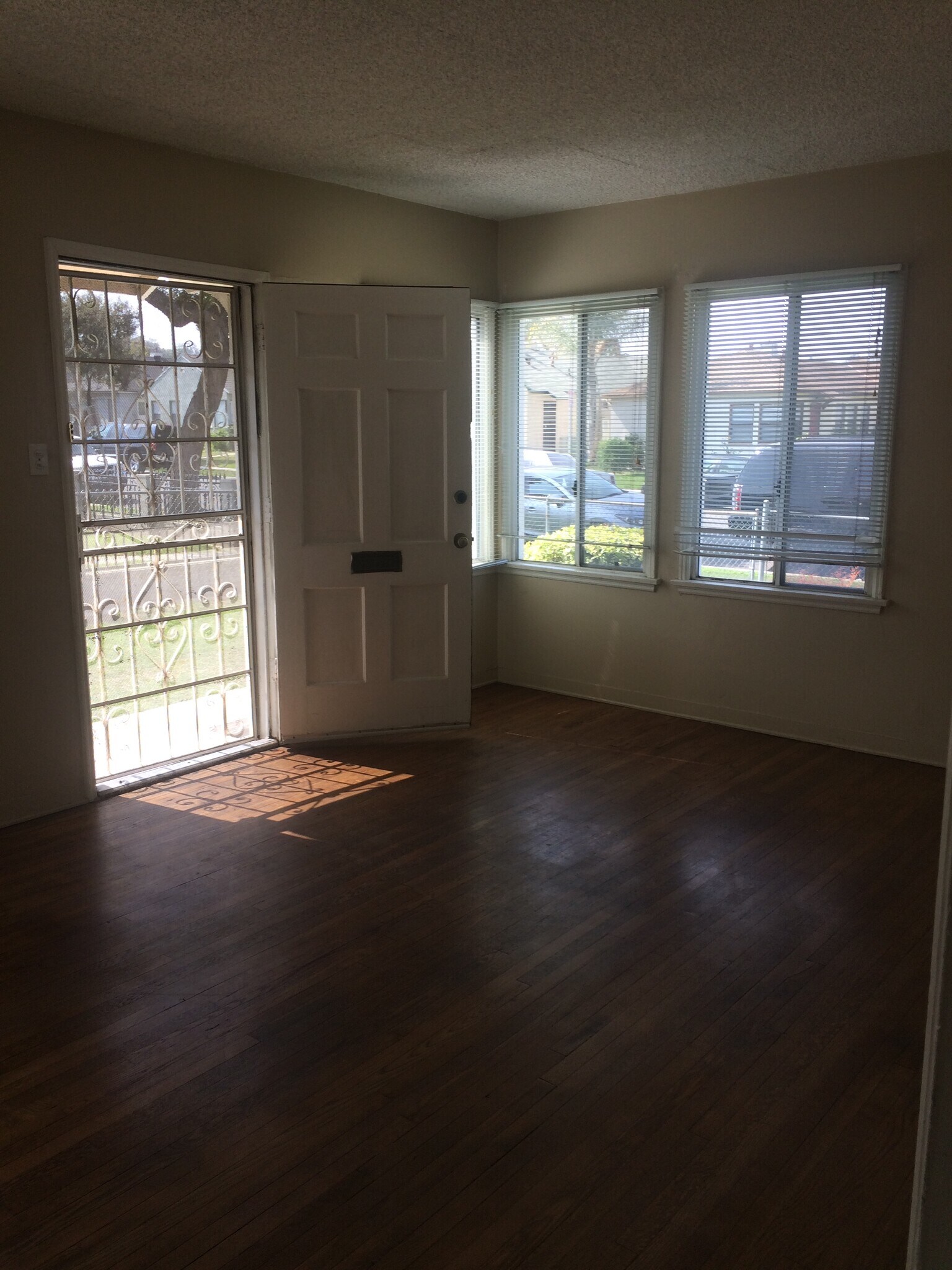 Building Photo - 2240 Euclid Ave