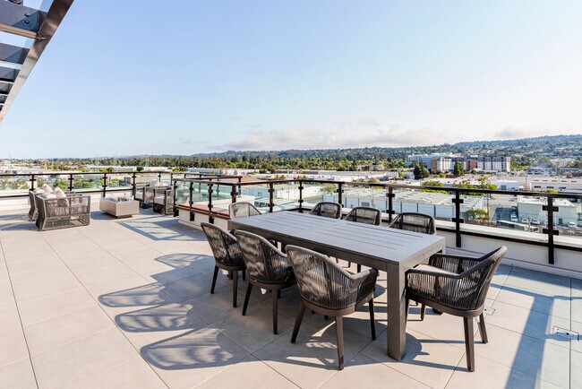 Building Photo - 1 Adrian Ct