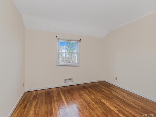 Building Photo - 42 Tower Hill Dr