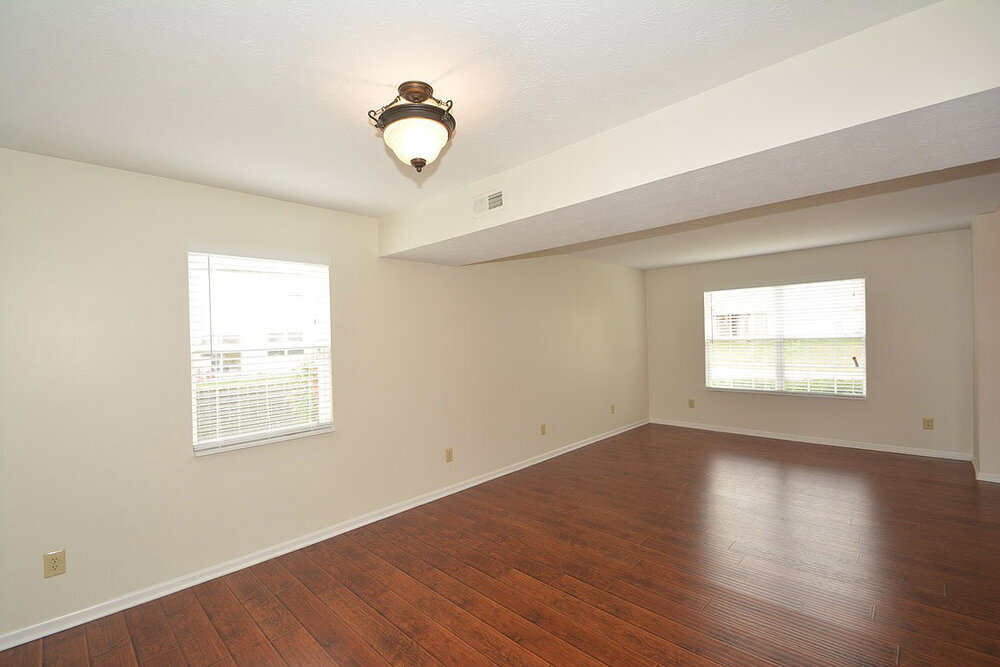 Building Photo - 453 Yorktown Ln