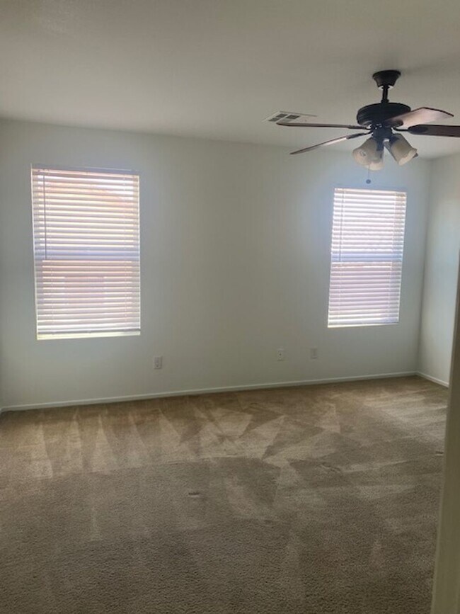Building Photo - 7918 Point Oaks Ct