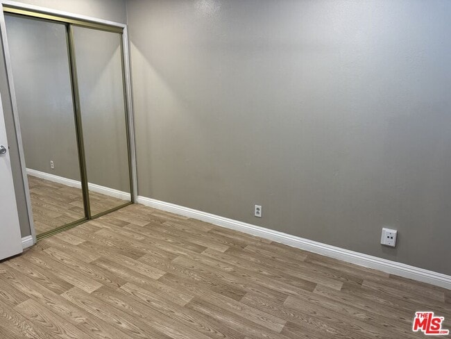 Building Photo - 631 Pepper Tree Dr