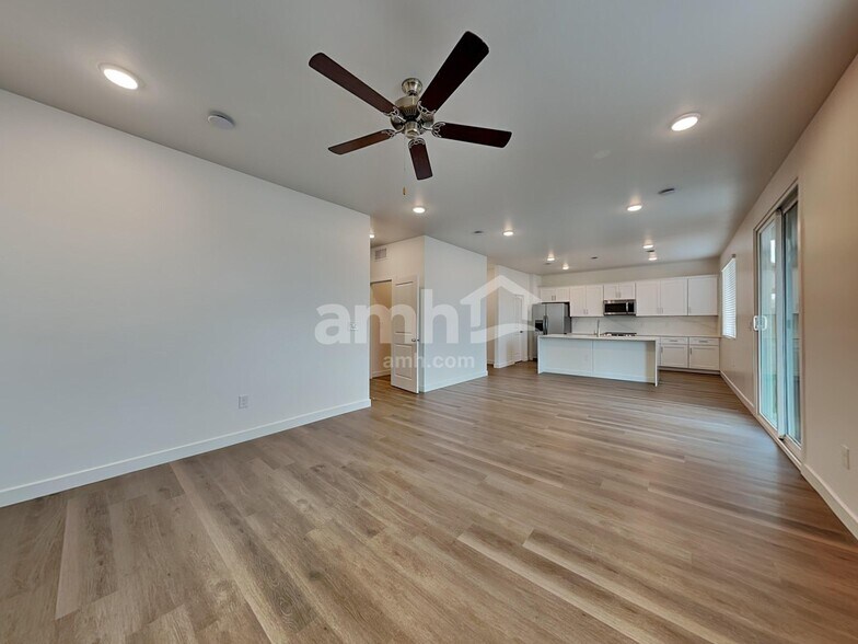 Building Photo - 9754 W Luxton Ln